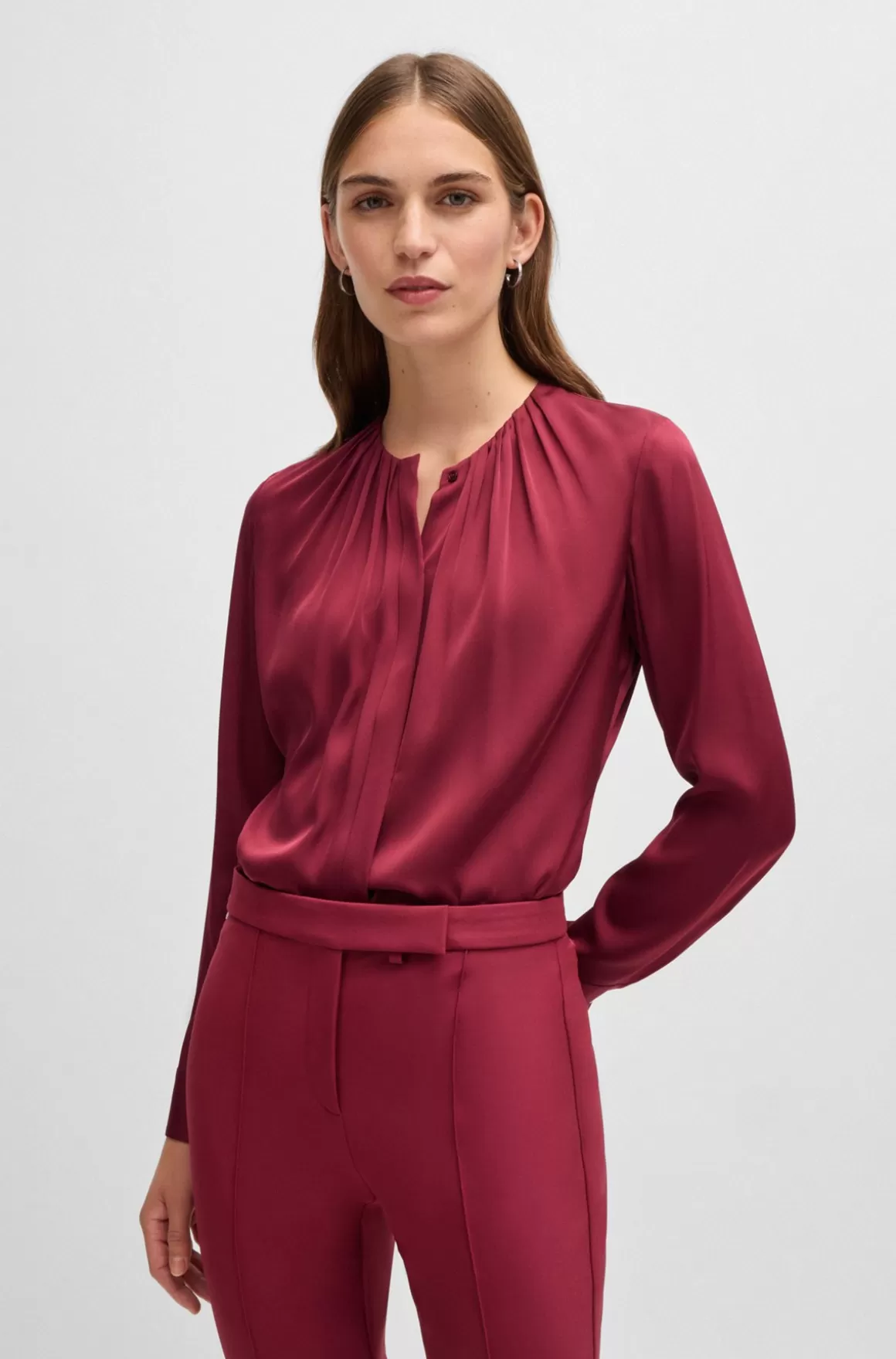 Dame HUGO BOSS Dameskjorte Med Rynket Hals I Silke Crepe De Chine Med Stræk