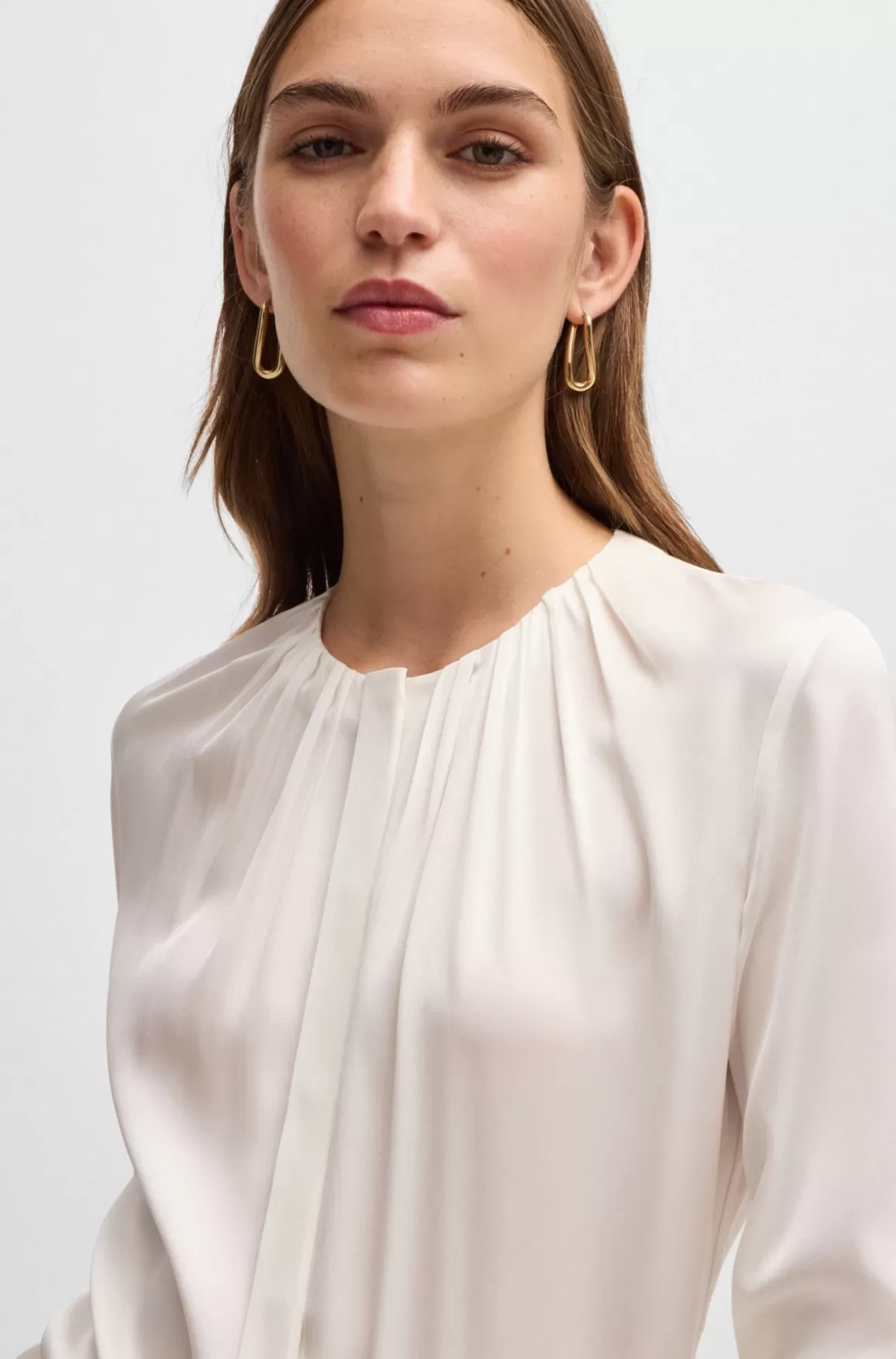 Dame HUGO BOSS Dameskjorte Med Rynket Hals I Silke Crepe De Chine Med Stræk