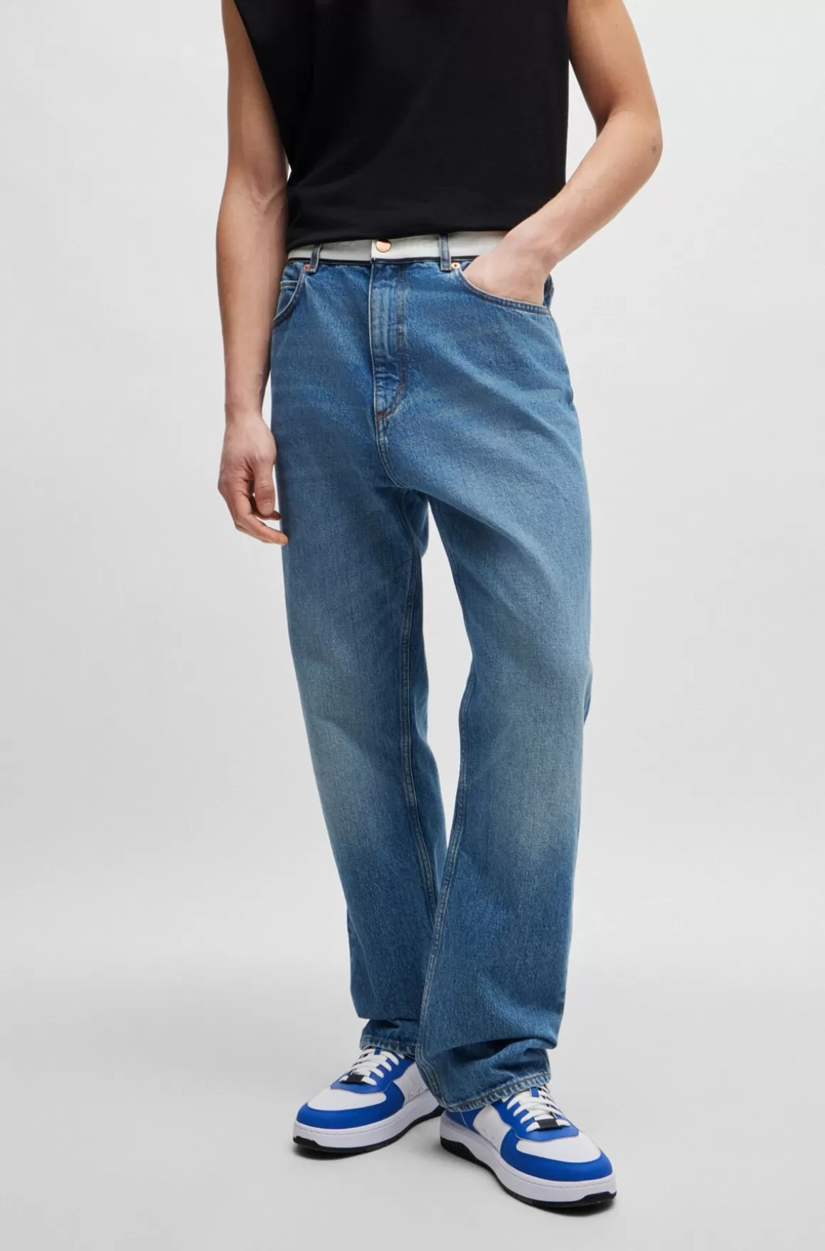 HUGO BOSS Jeans I Mellem Denim Med Logobånd I Taljen