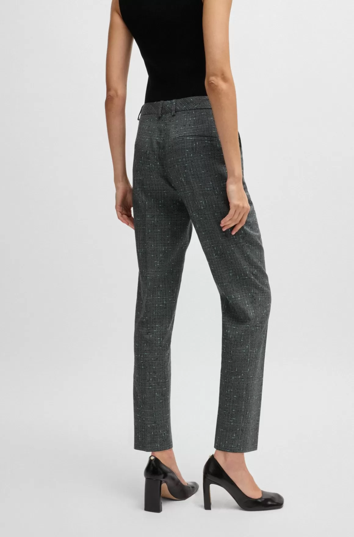 HUGO BOSS Regular Fit Ternede Bukser I En Blanding Med Ny Uld