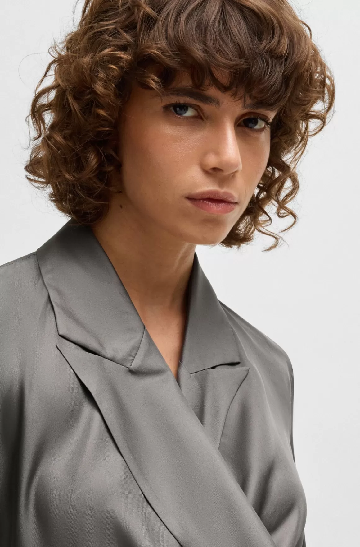 Dame HUGO BOSS Skjorte I Silke Med Slim Fit Og Slå Om-design Foran