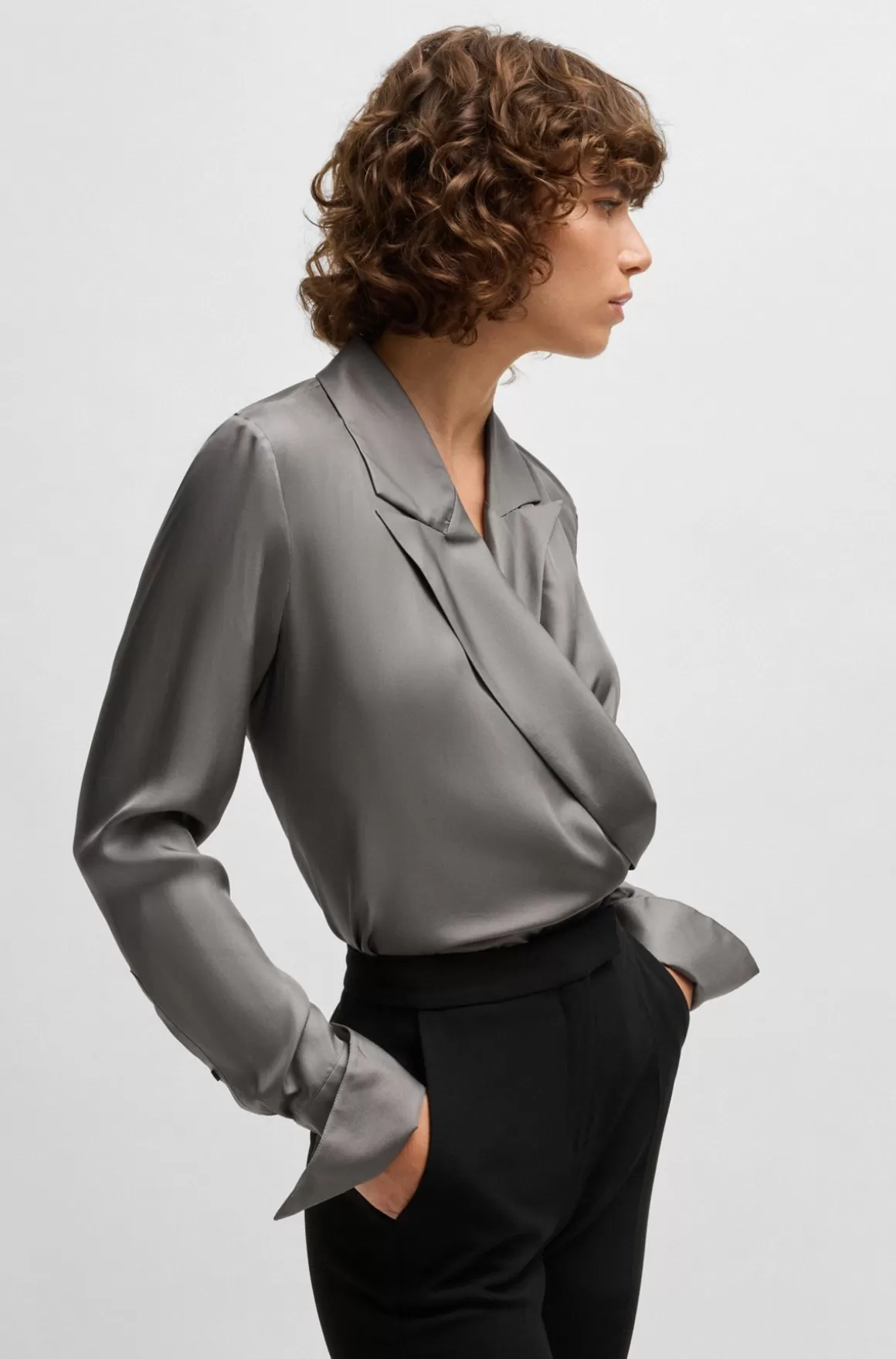 Dame HUGO BOSS Skjorte I Silke Med Slim Fit Og Slå Om-design Foran