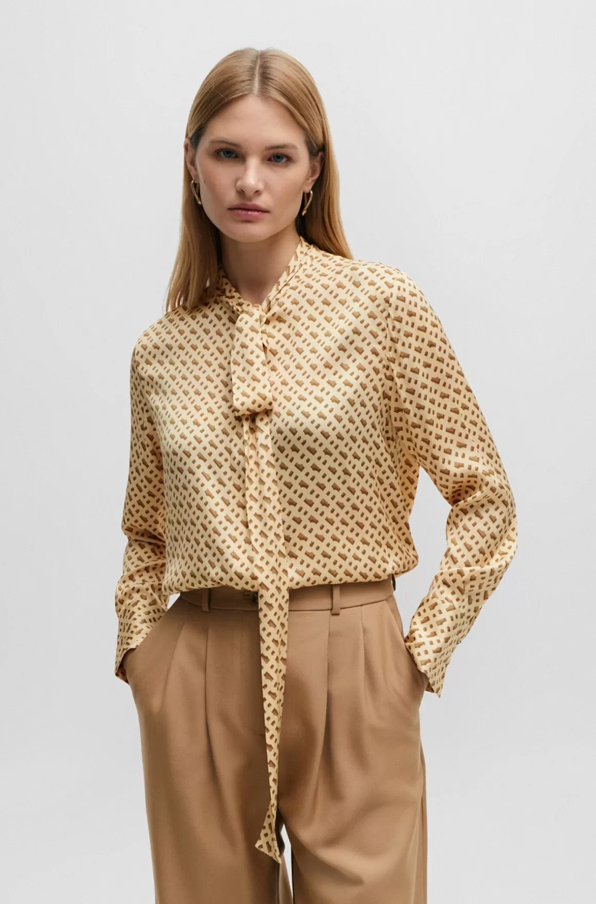 Dame HUGO BOSS Skjorte Med Relaxed Fit I En Silkeblanding Med Monogramprint