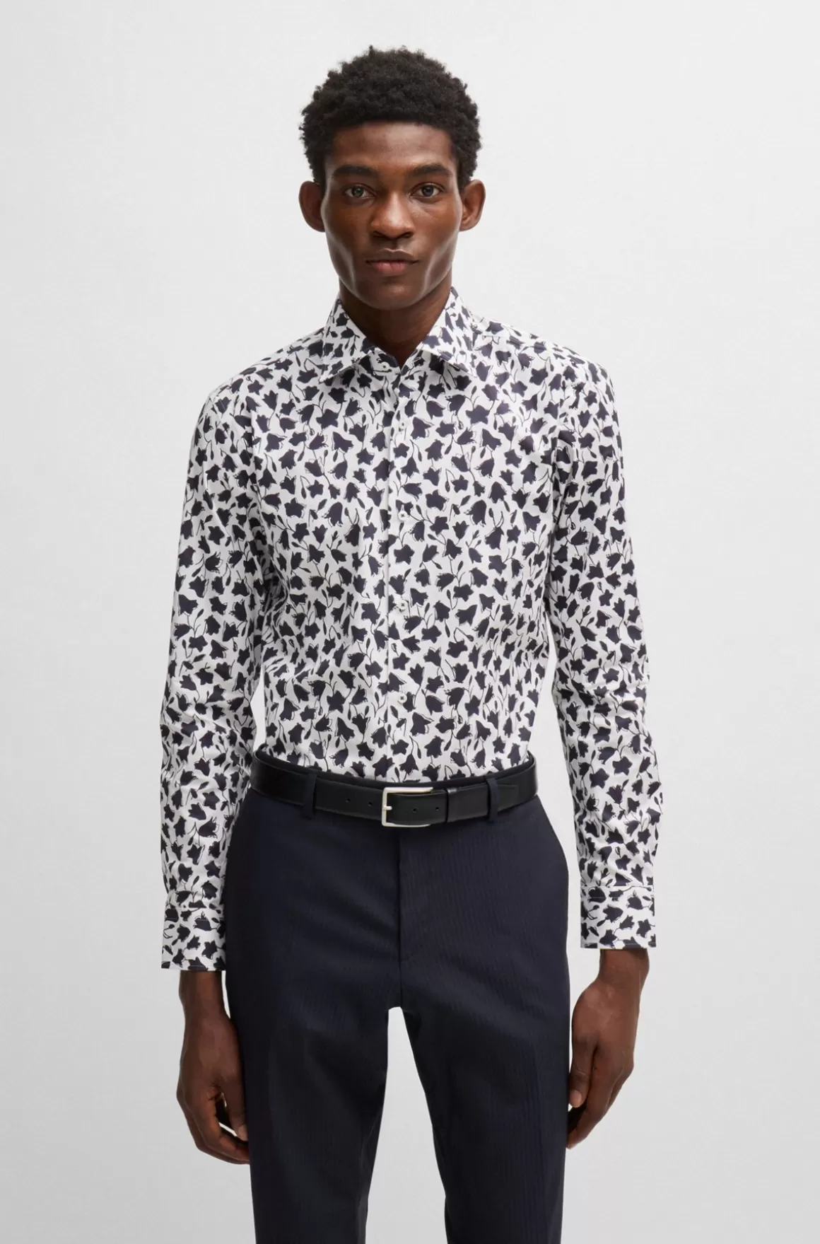 HUGO BOSS Skjorte Med Slim Fit I Bomuldspoplin Med Stræk Og Blomsterprint