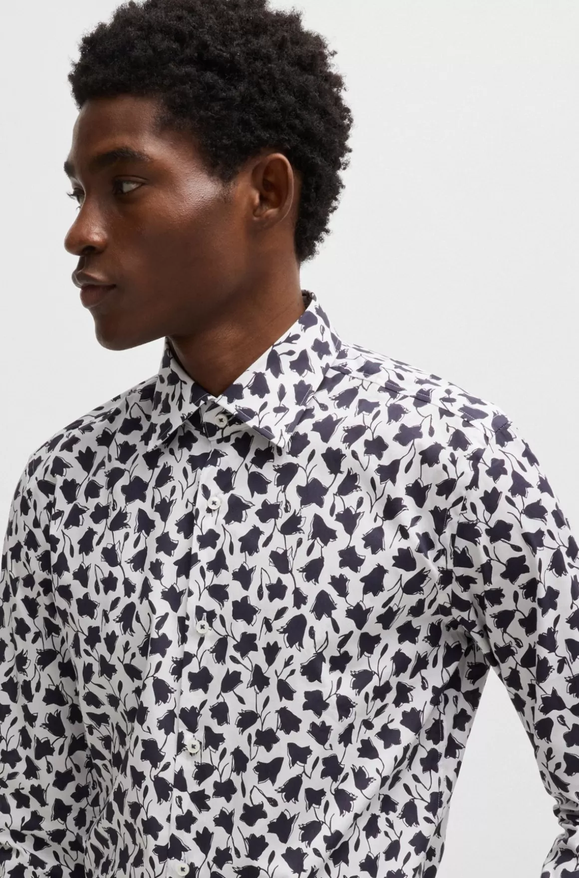 HUGO BOSS Skjorte Med Slim Fit I Bomuldspoplin Med Stræk Og Blomsterprint