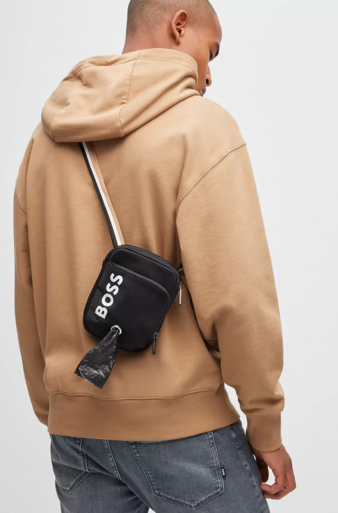 HUGO BOSS Skuldertaske Med Logo I Kontrastfarve Til Gåture Med Hunden