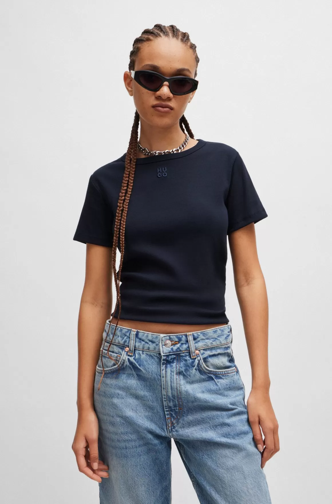 HUGO BOSS T-shirt I Bomuldsblanding Med Broderet Stablet Logo