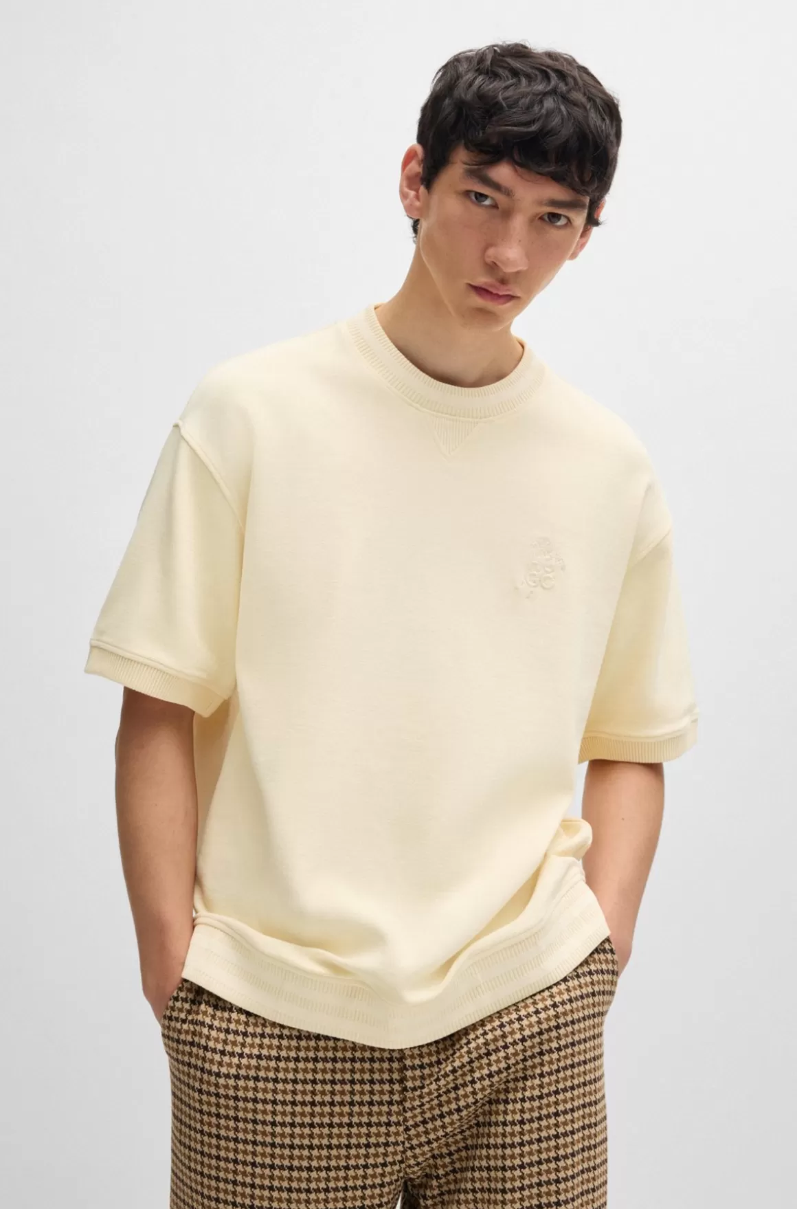 HUGO BOSS T-shirt I Strækbomuld Med Stablet Logo Og Ribbede Manchetter