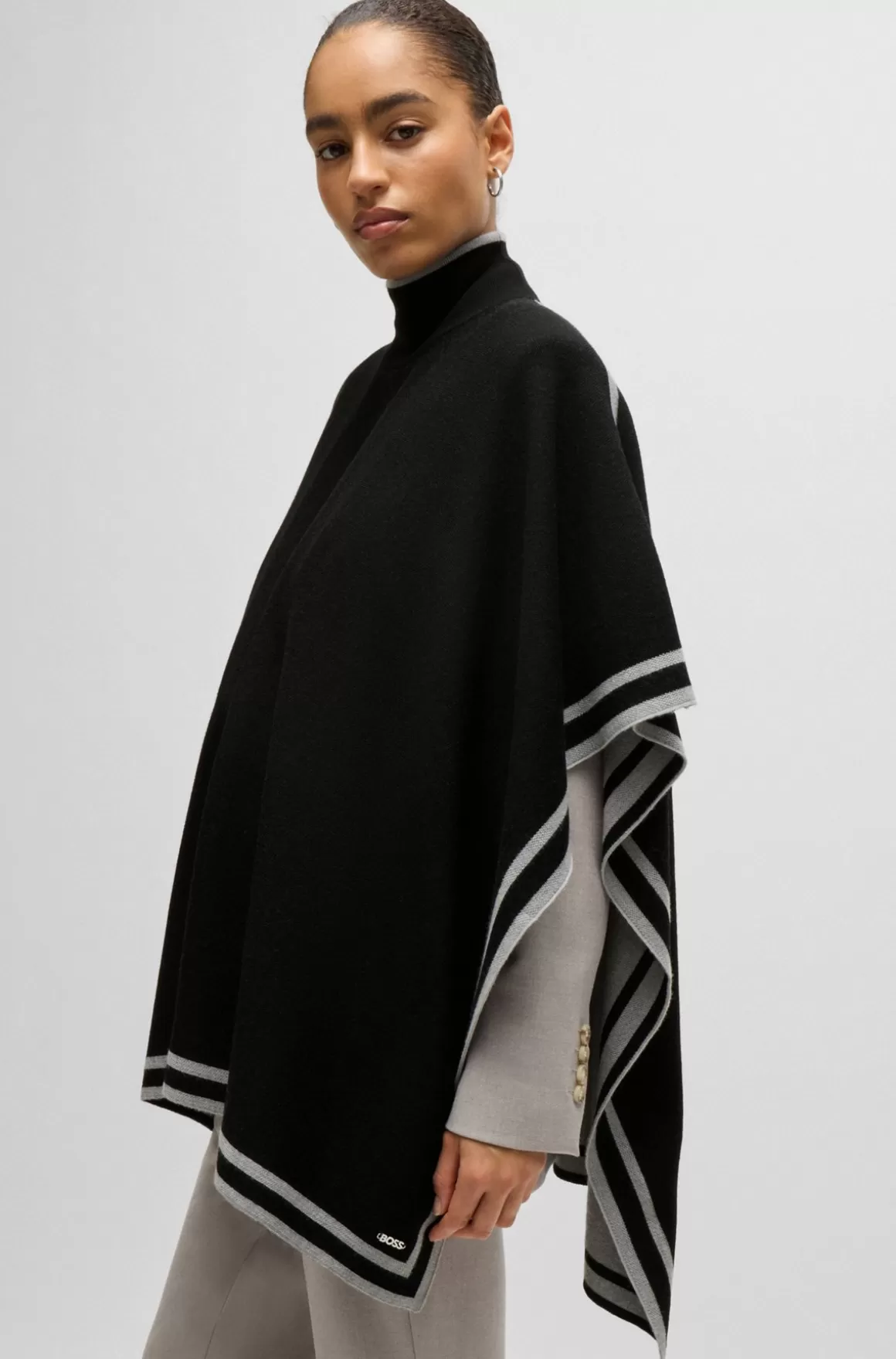 HUGO BOSS Vendbar Poncho I Ny Uld Med Stribet Kant